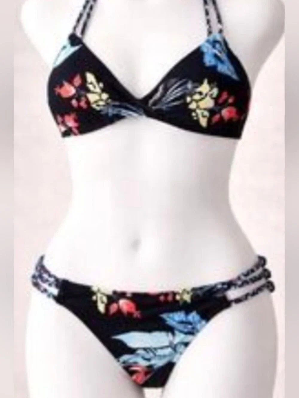 Cupshe Bikini With Padded Bikini Bra Top Size Medium